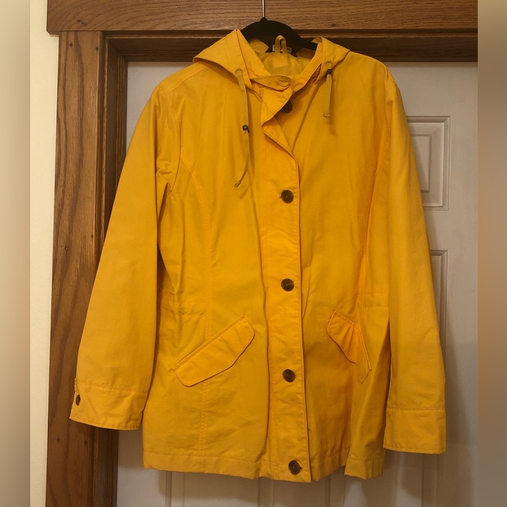 Land End light weight lined spring jacket with hood. Yellow. Large (14/16).
